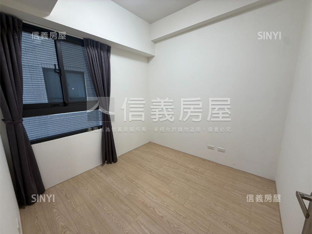 專任東區兩房兩衛大露臺戶房屋室內格局與周邊環境