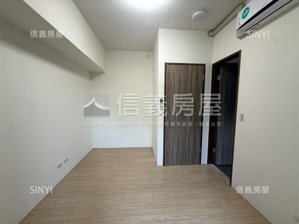 專任東區兩房兩衛大露臺戶房屋室內格局與周邊環境