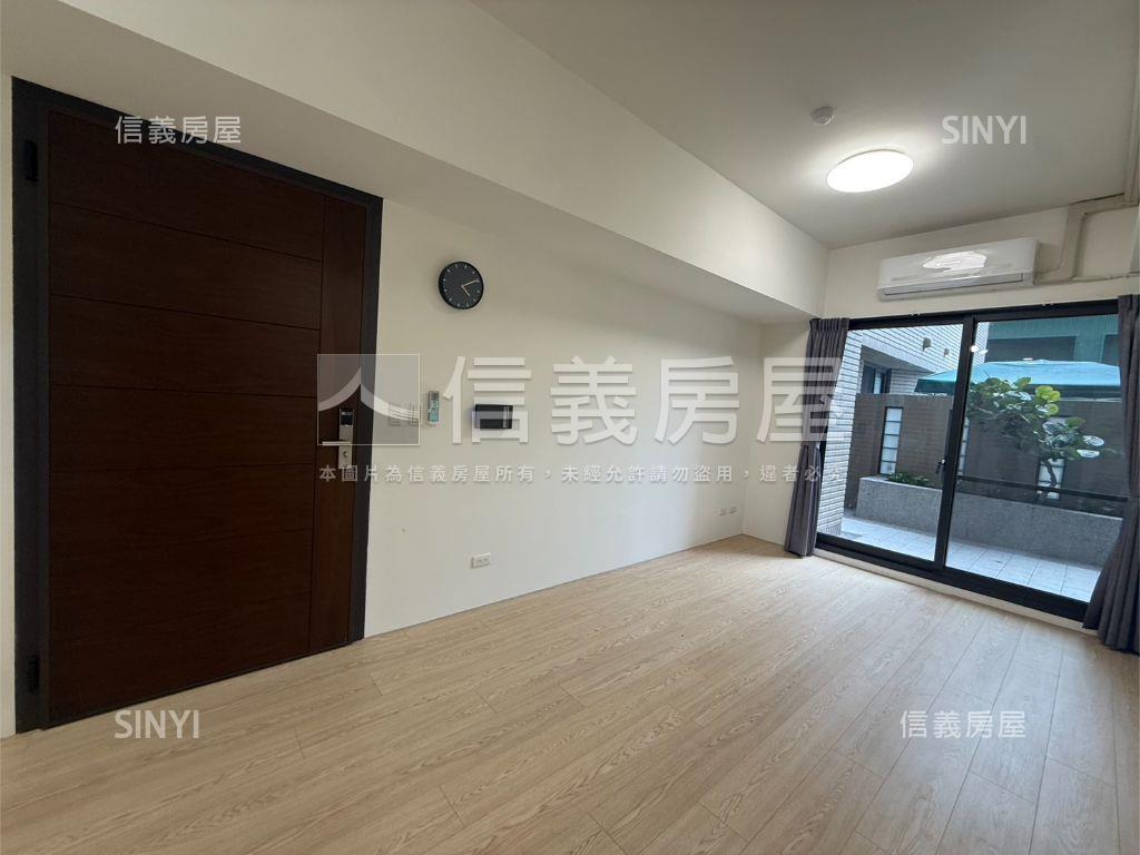 專任東區兩房兩衛大露臺戶房屋室內格局與周邊環境