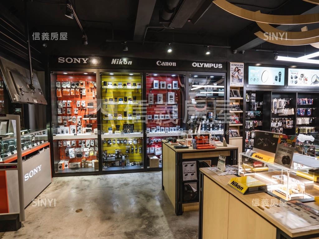 捷運文心櫻花站雙透店房屋室內格局與周邊環境