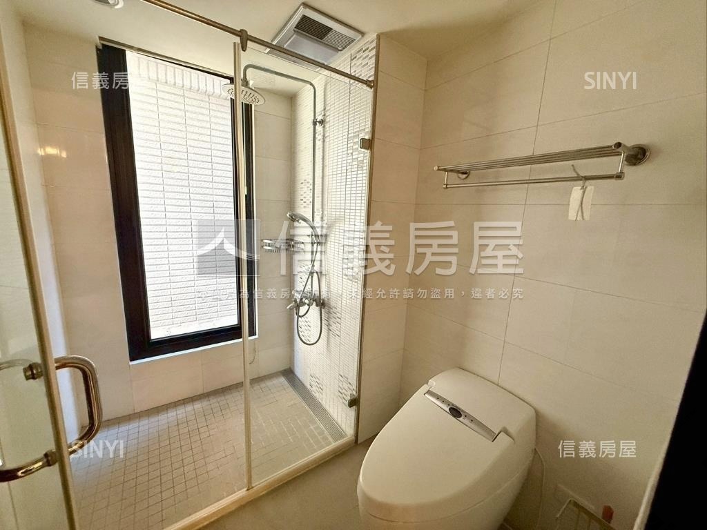 鼎藏富御三房雙車位房屋室內格局與周邊環境