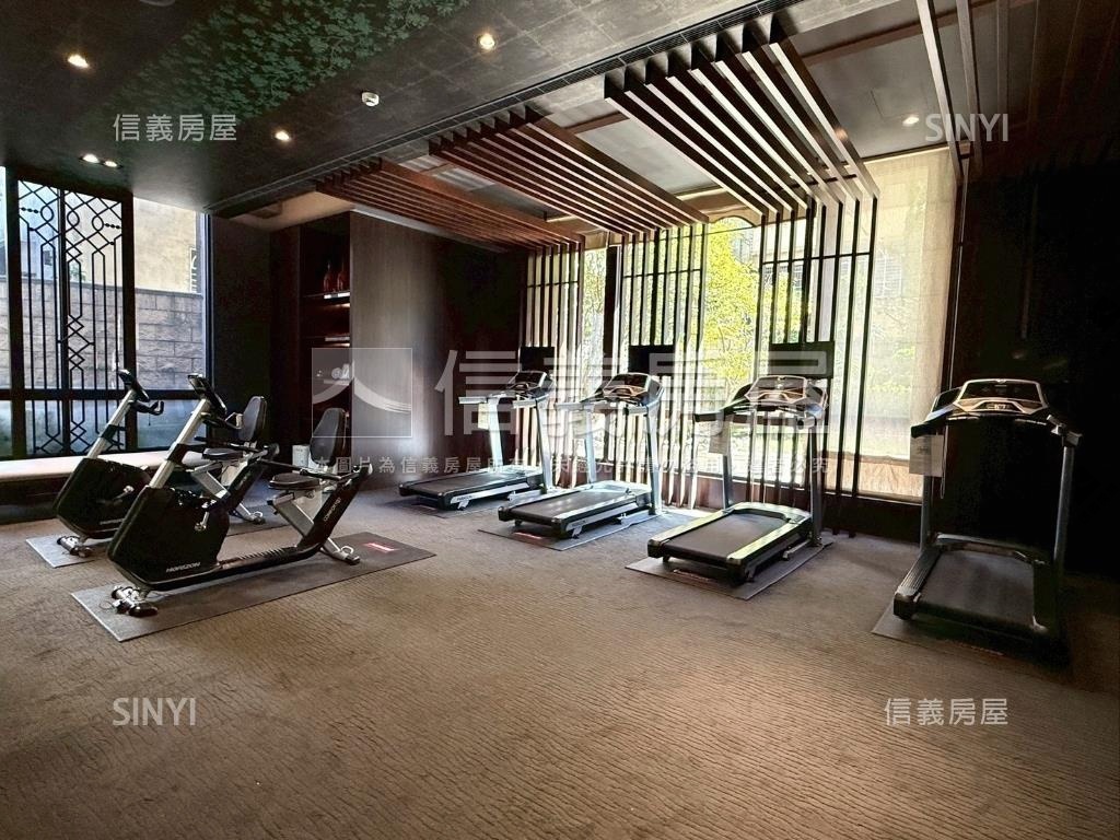 鼎藏富御三房雙車位房屋室內格局與周邊環境