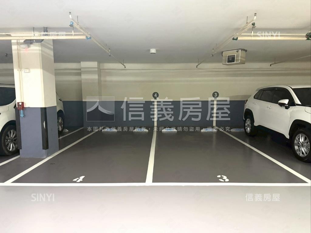 鼎藏富御三房雙車位房屋室內格局與周邊環境