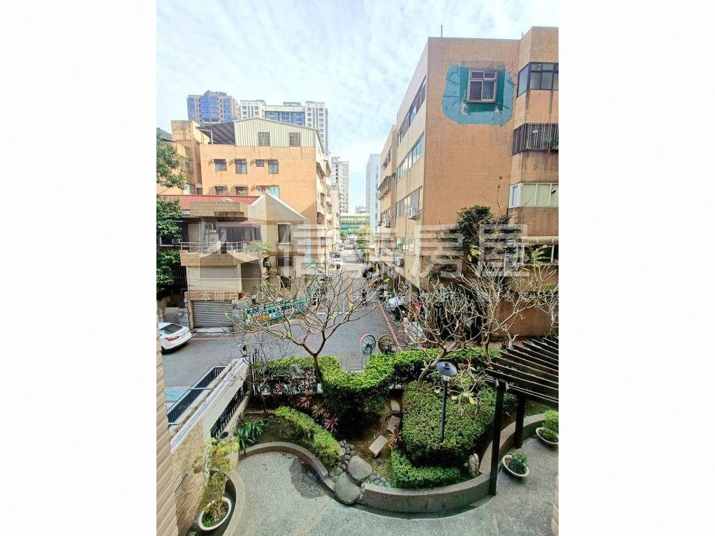 低於行情！捷運上城雙主臥房屋室內格局與周邊環境