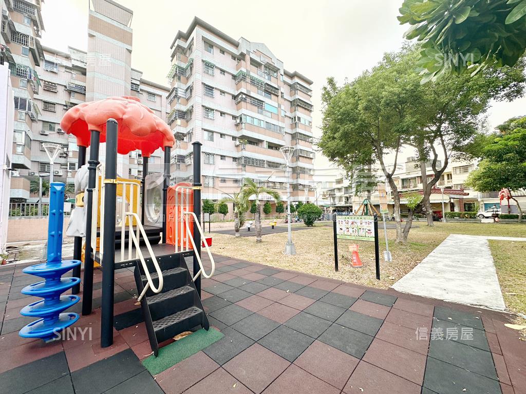 捷運站鳳西學區超值透天房屋室內格局與周邊環境