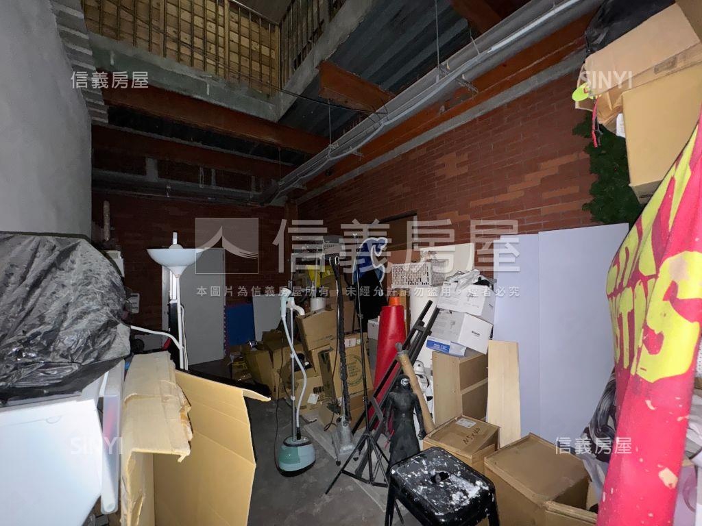 重新路稀有黃金人潮店面房屋室內格局與周邊環境