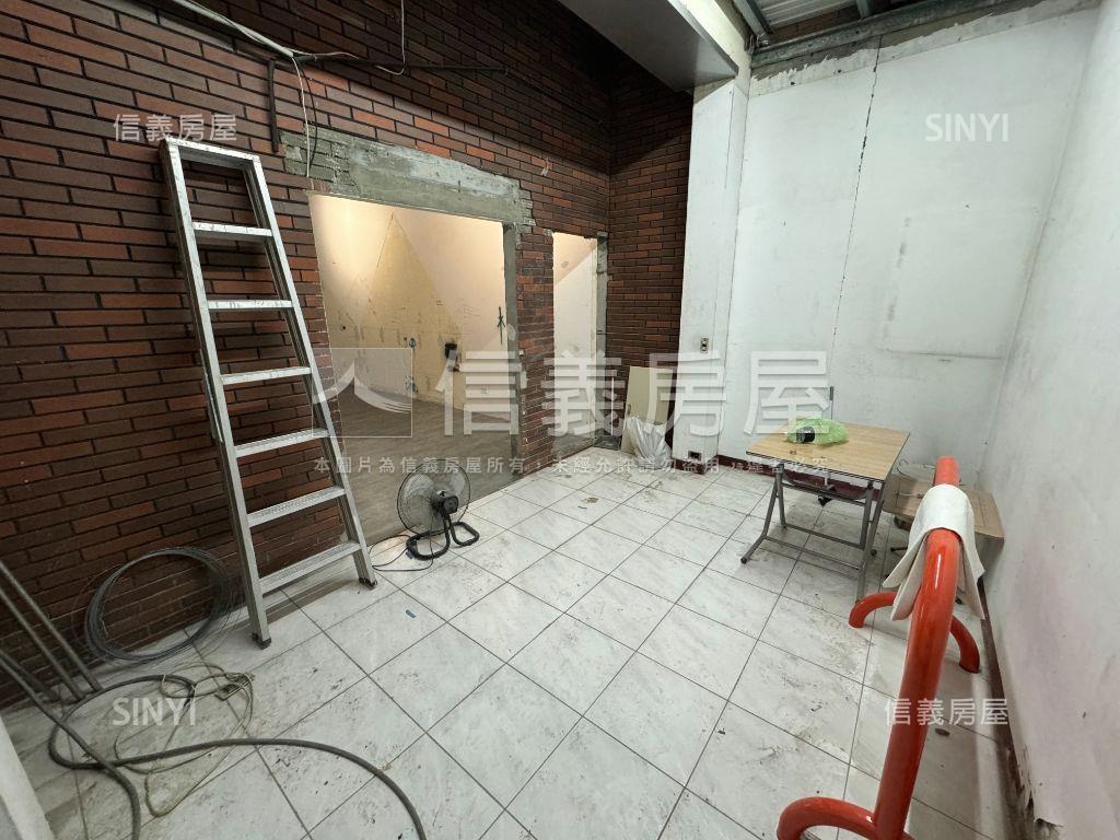 重新路稀有黃金人潮店面房屋室內格局與周邊環境