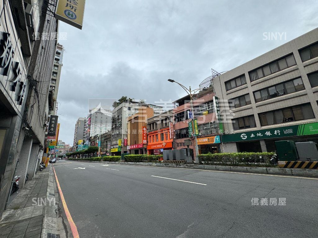 重新路稀有黃金人潮店面房屋室內格局與周邊環境