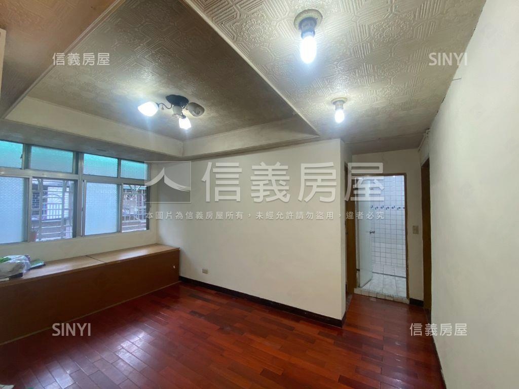 龍山國小好入手三房美寓房屋室內格局與周邊環境