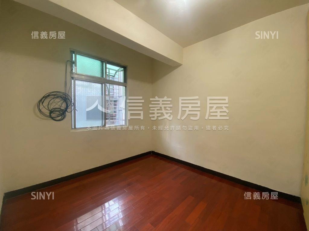 龍山國小好入手三房美寓房屋室內格局與周邊環境