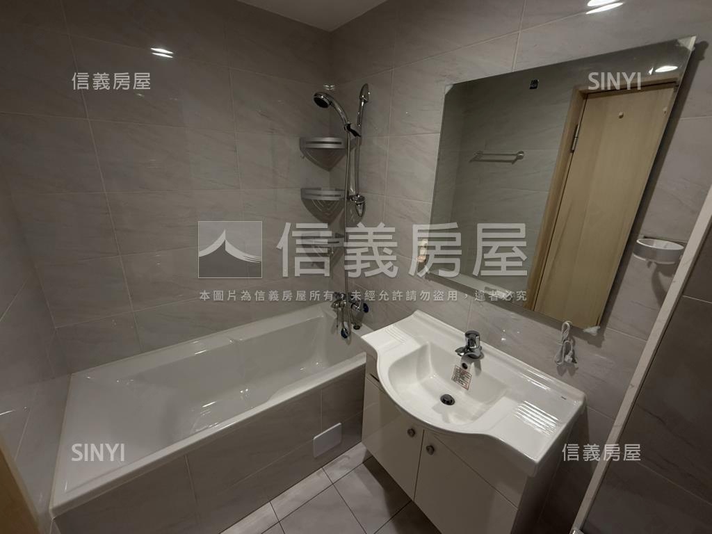 寶石高樓３房平面車位房屋室內格局與周邊環境