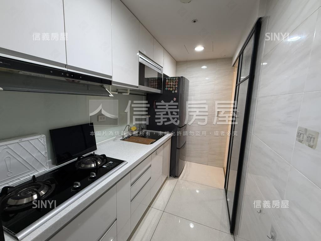 寶石高樓３房平面車位房屋室內格局與周邊環境