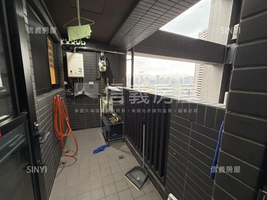 寶石高樓３房平面車位房屋室內格局與周邊環境