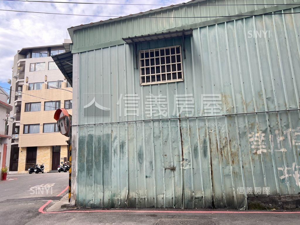 水湳三面臨路低總價角地房屋室內格局與周邊環境