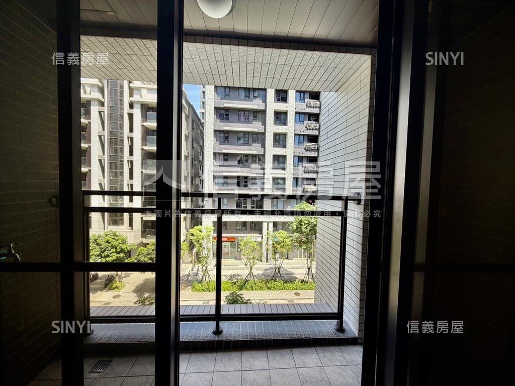 有富彩玉三房平面車位房屋室內格局與周邊環境