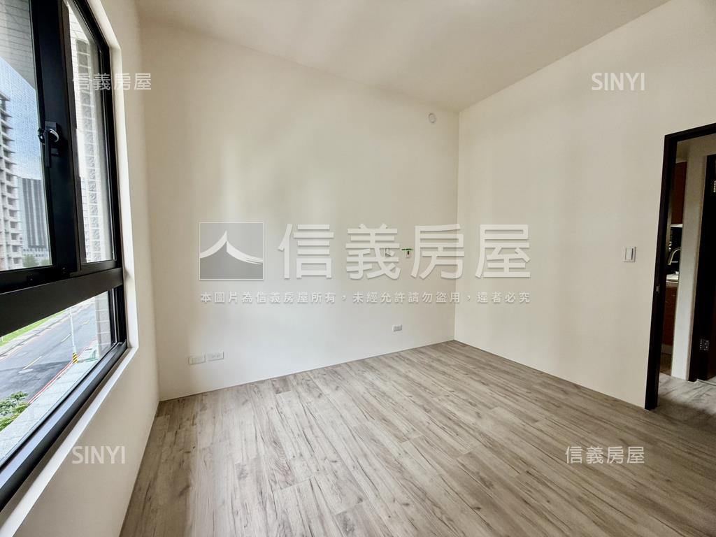 有富彩玉三房平面車位房屋室內格局與周邊環境