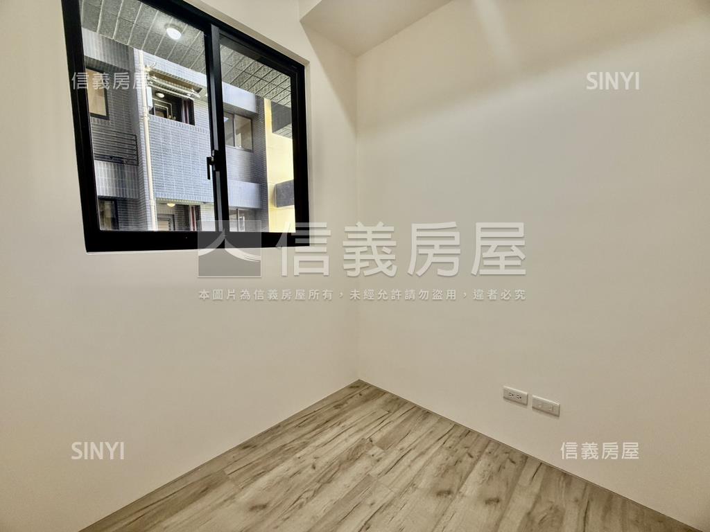 有富彩玉三房平面車位房屋室內格局與周邊環境
