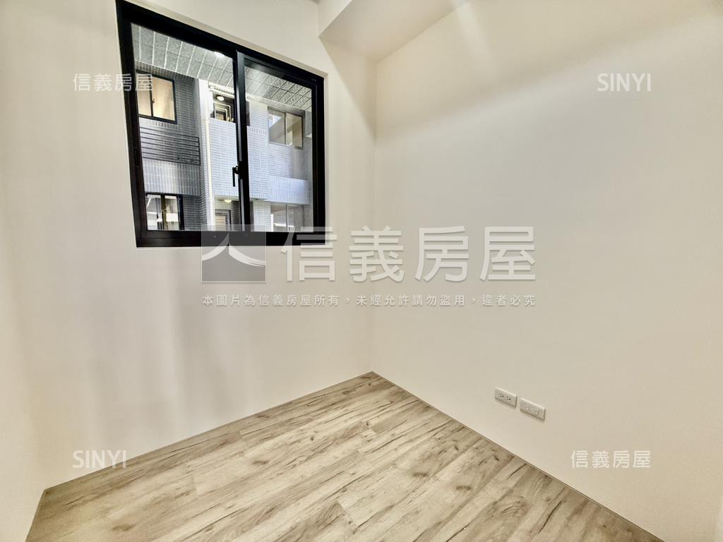 有富彩玉三房平面車位房屋室內格局與周邊環境