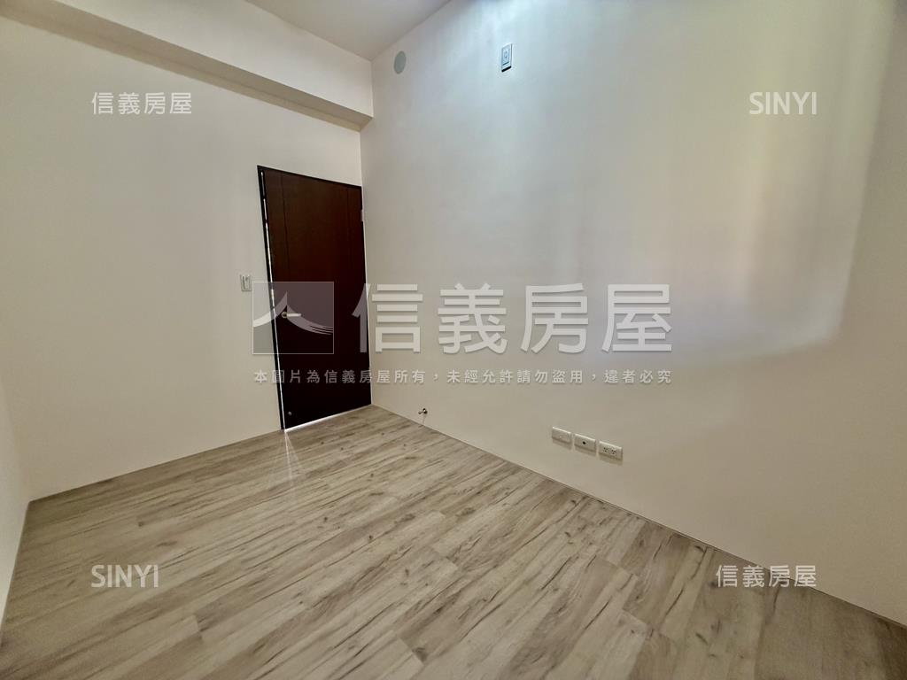 有富彩玉三房平面車位房屋室內格局與周邊環境
