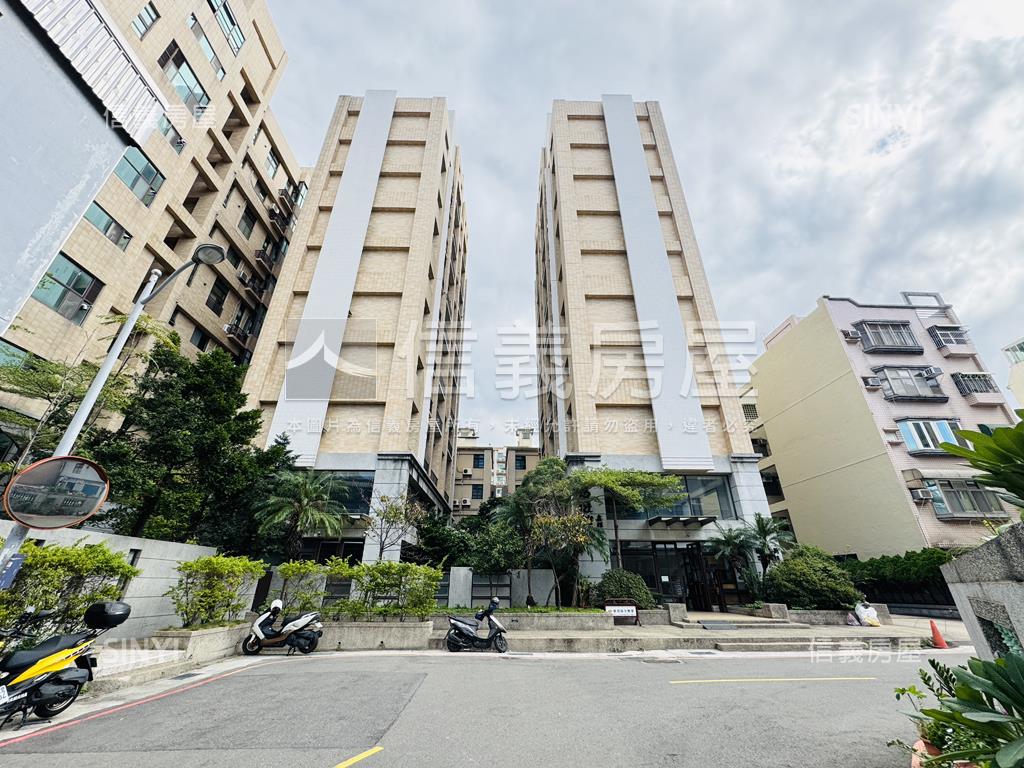 生活機能宅雙平面車位房屋室內格局與周邊環境