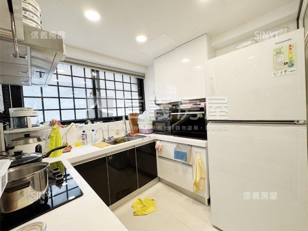 全坤築峰樓中樓房屋室內格局與周邊環境