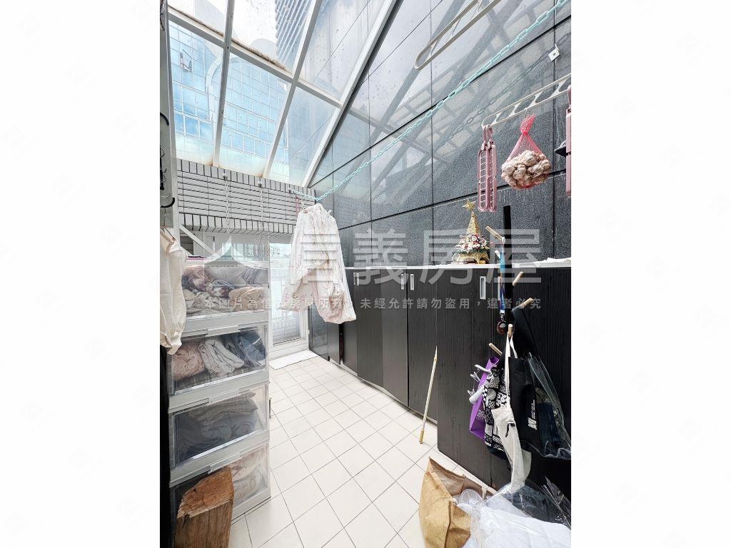 全坤築峰樓中樓房屋室內格局與周邊環境