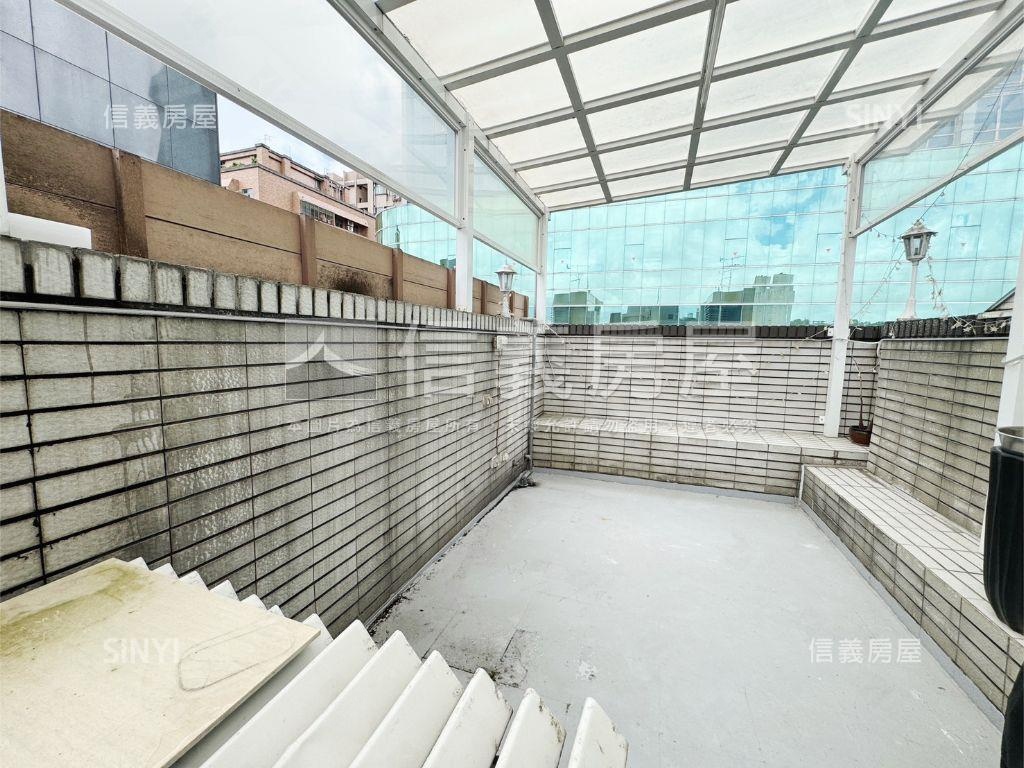 全坤築峰樓中樓房屋室內格局與周邊環境