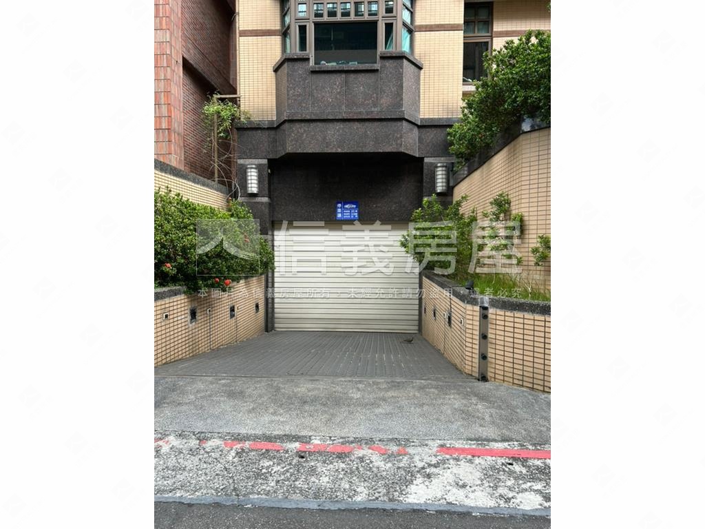 冠德天相附雙車位房屋室內格局與周邊環境