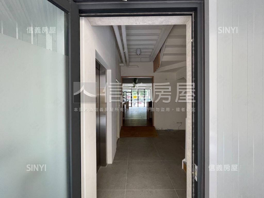 近高鐵臨路鑽石店面房屋室內格局與周邊環境