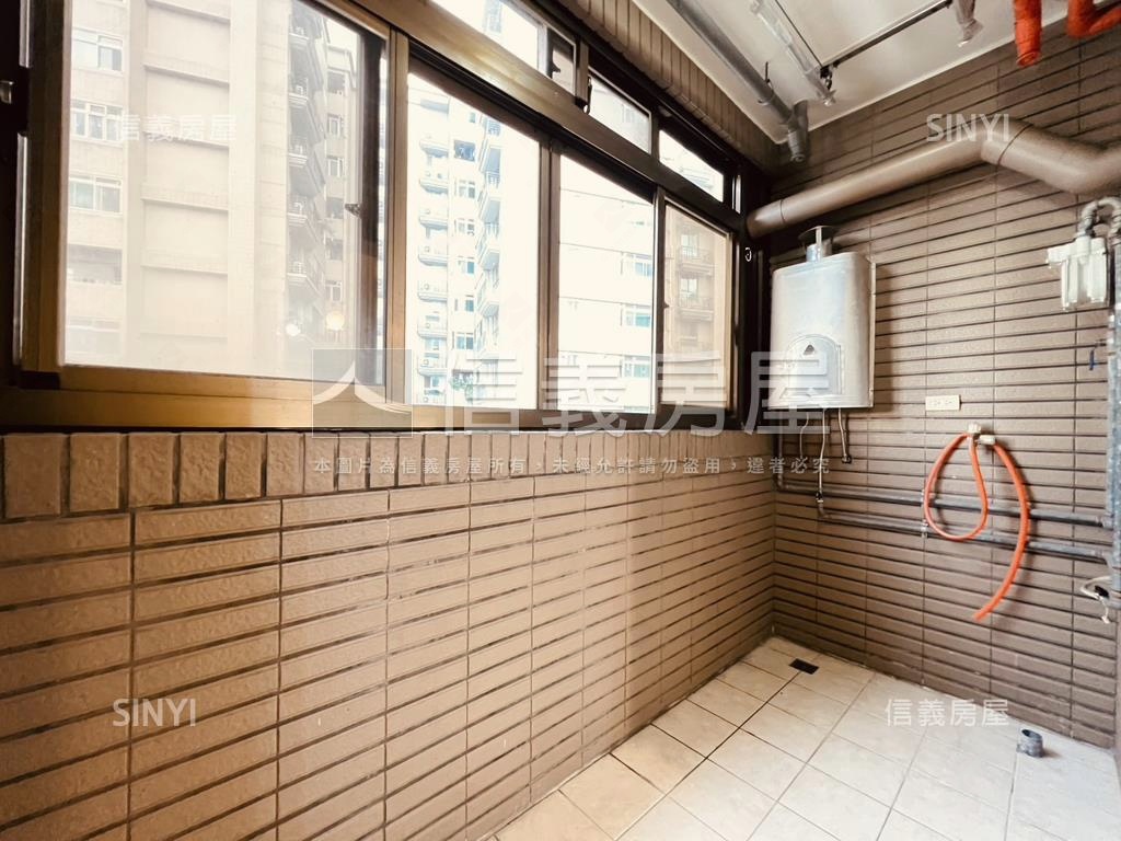 景安站清幽邊間電梯２房房屋室內格局與周邊環境