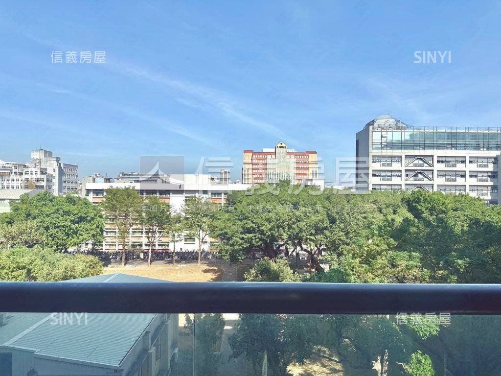 中央公園旁震後面公園３房房屋室內格局與周邊環境