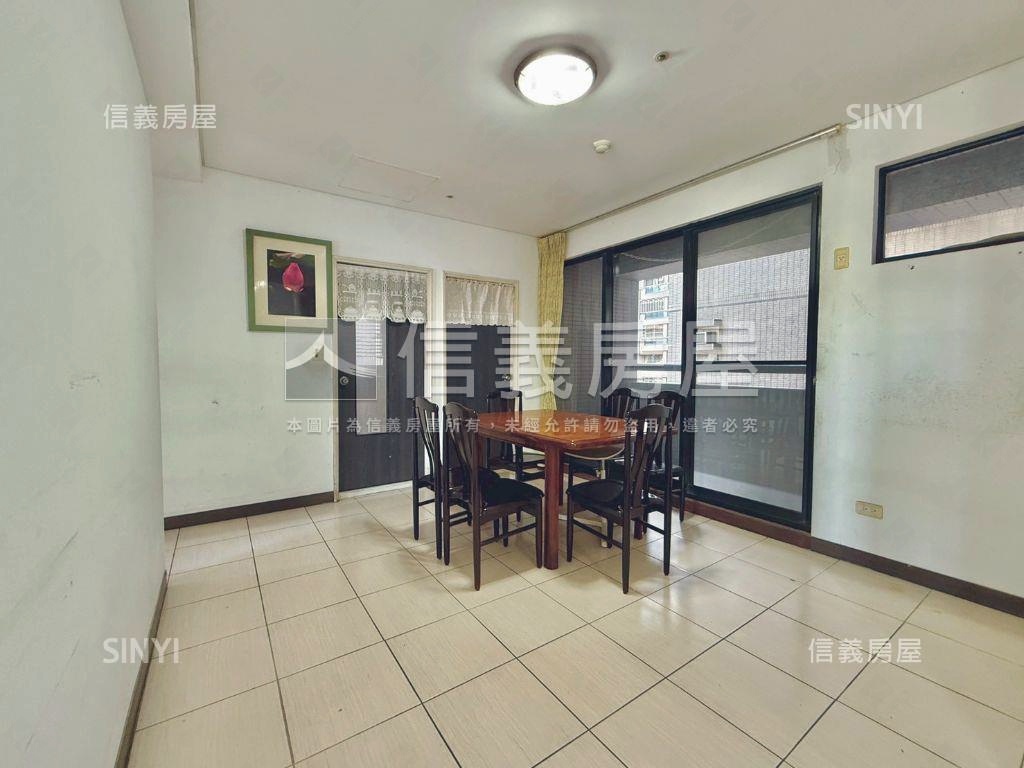 中央公園旁震後面公園３房房屋室內格局與周邊環境