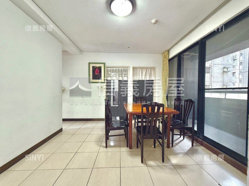 中央公園旁震後面公園３房房屋室內格局與周邊環境