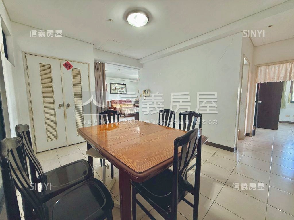 中央公園旁震後面公園３房房屋室內格局與周邊環境