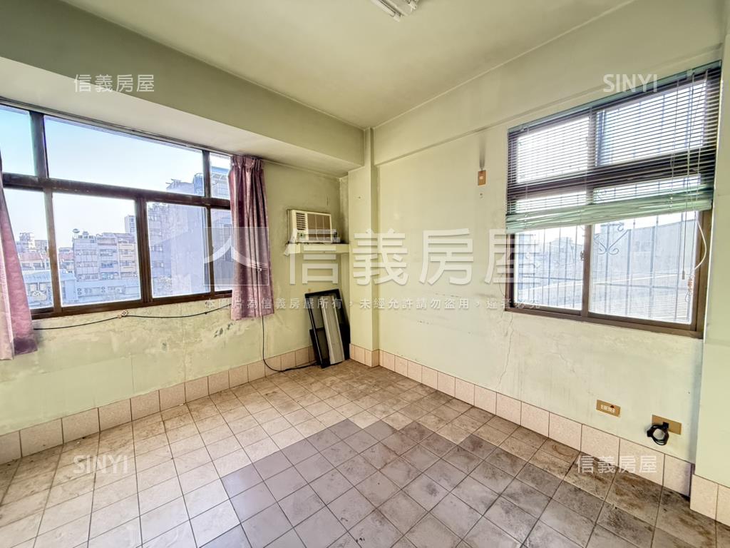 新營市場旁透天房屋室內格局與周邊環境