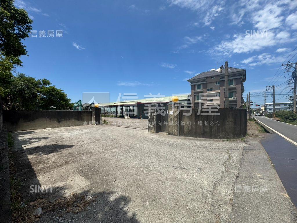 大雅近國道約８８８坪基地房屋室內格局與周邊環境