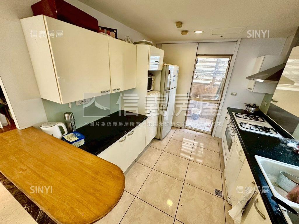 綠園道第一排近美術館房屋室內格局與周邊環境