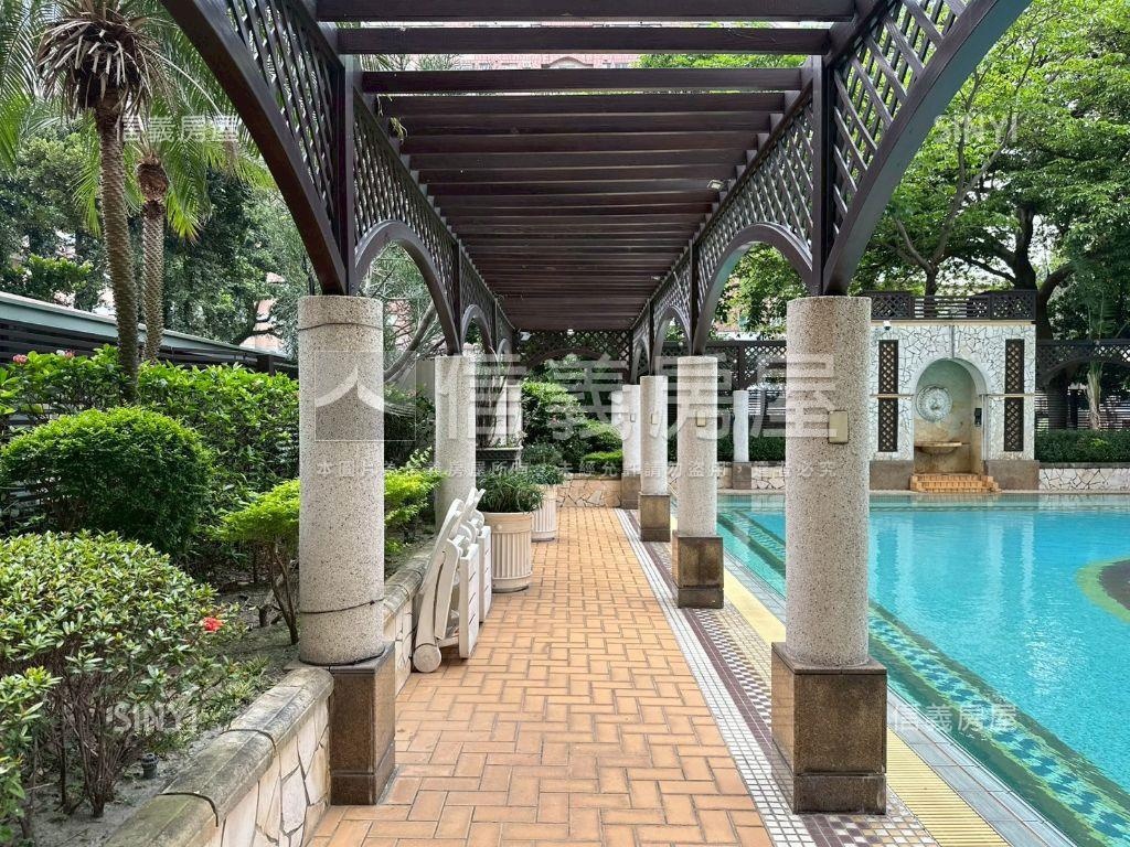 綠園道第一排近美術館房屋室內格局與周邊環境