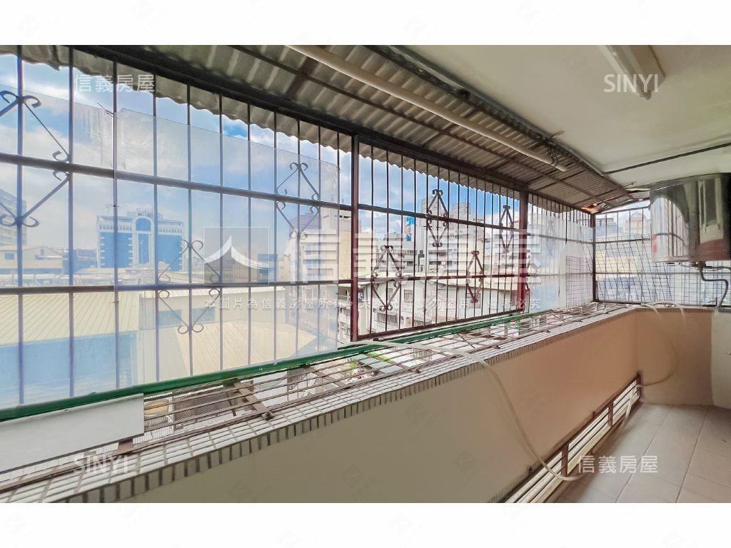 近捷運五樓三房公寓好儲物房屋室內格局與周邊環境