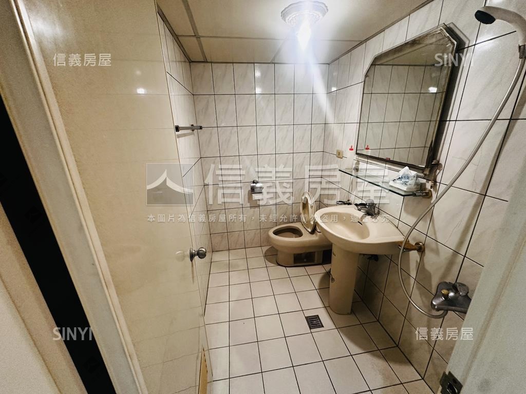 長江華廈兩房車位房屋室內格局與周邊環境