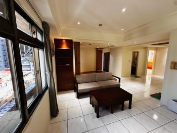 長江華廈兩房車位