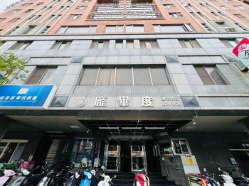 量販店旁＊格局方正大套房