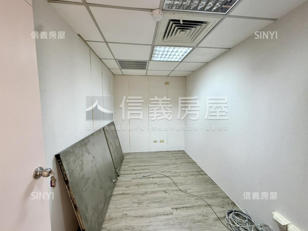 【新案】看１０１高樓純辨房屋室內格局與周邊環境