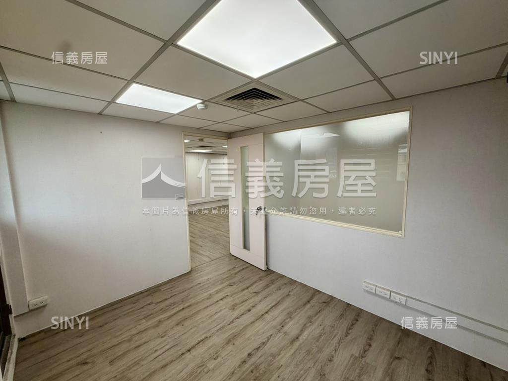 【新案】看１０１高樓純辨房屋室內格局與周邊環境