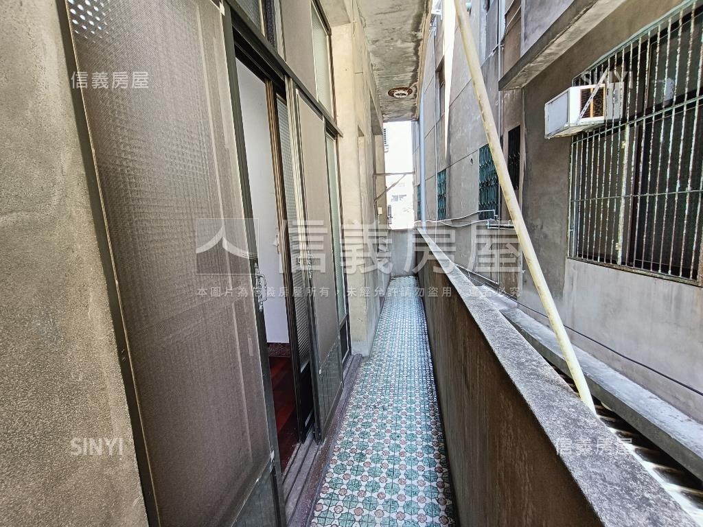 專任近火車站市區超值透天房屋室內格局與周邊環境