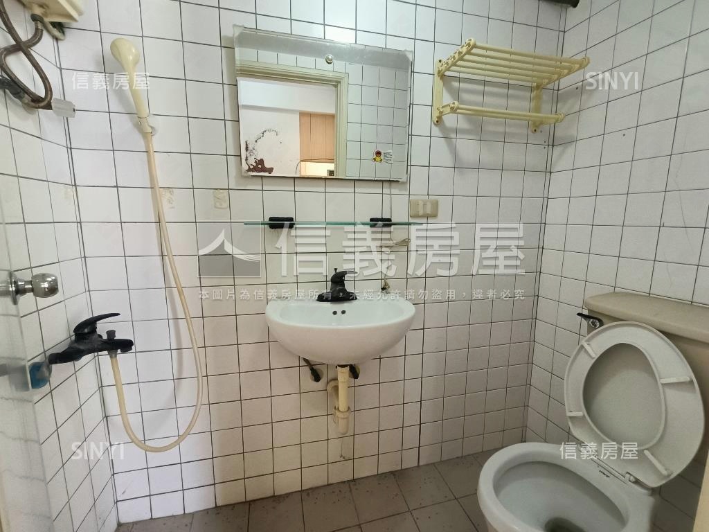 專任近火車站市區超值透天房屋室內格局與周邊環境