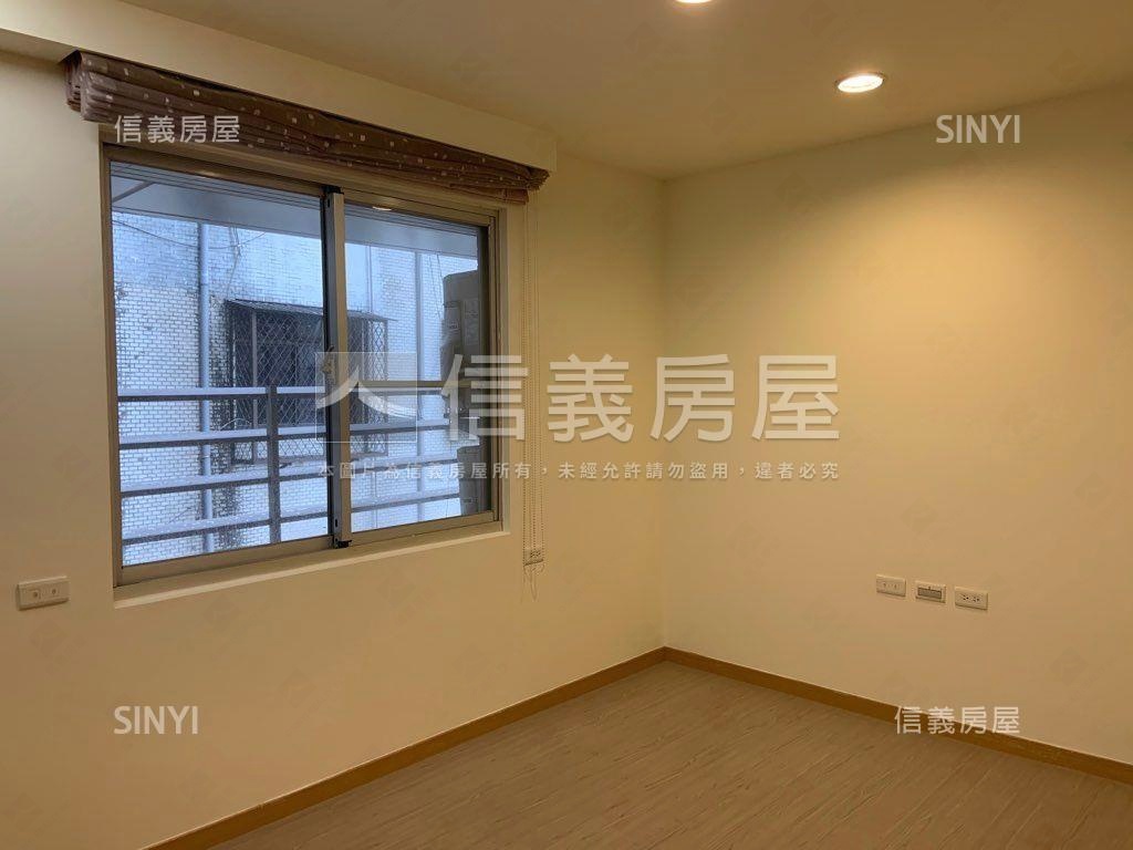 捷運綠景四房車位房屋室內格局與周邊環境