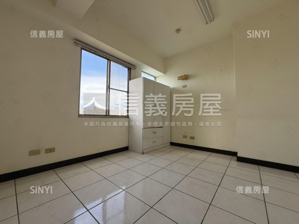 中山醫商圈採光四房房屋室內格局與周邊環境
