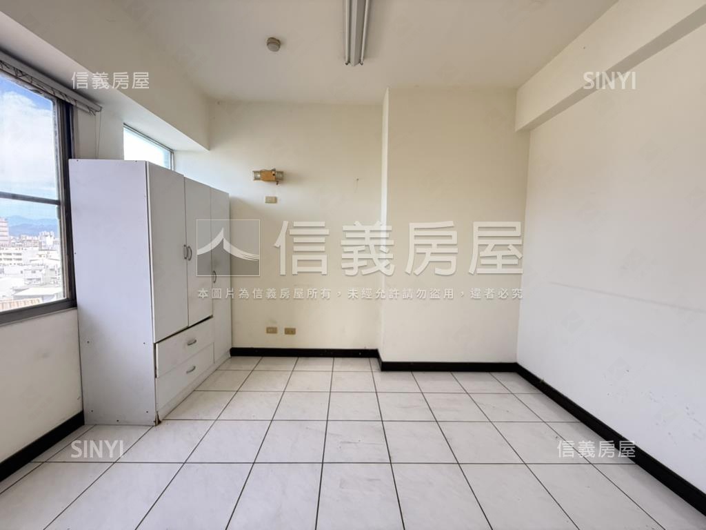 中山醫商圈採光四房房屋室內格局與周邊環境
