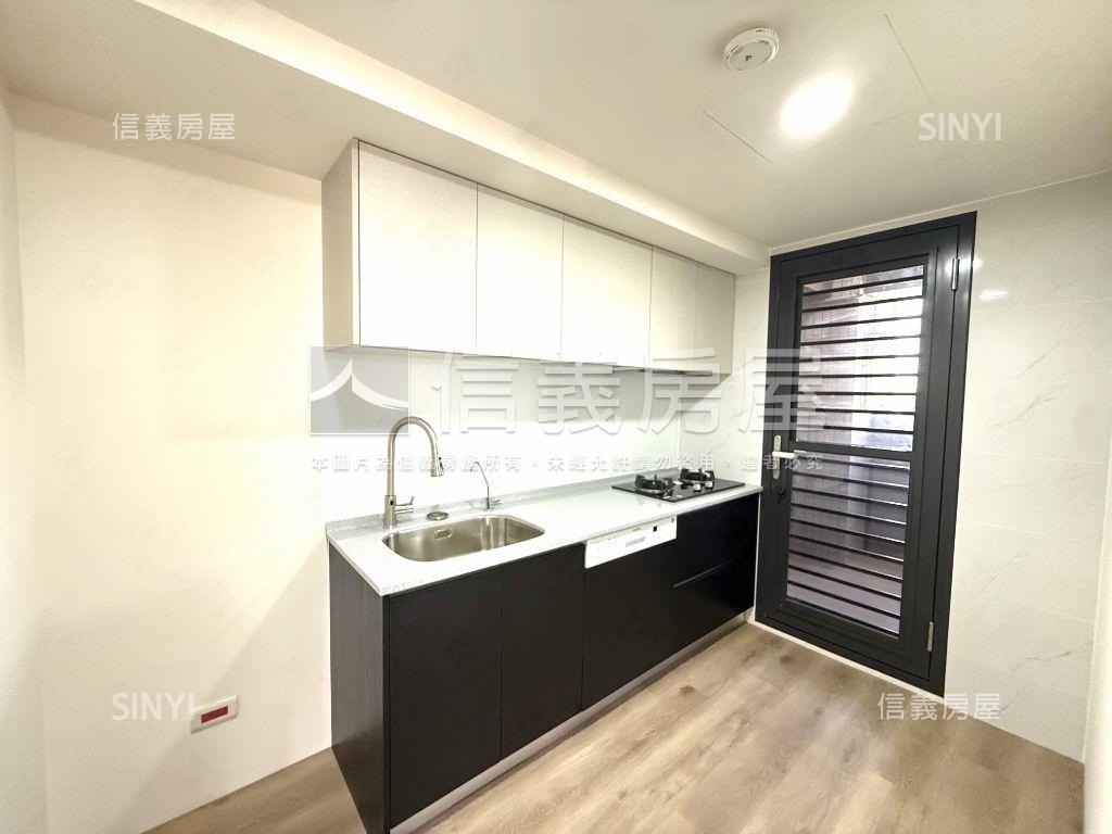 文化國小康晶硯三房車位房屋室內格局與周邊環境